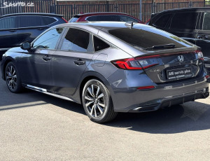 Honda Civic 2.0e:HEV Elegance